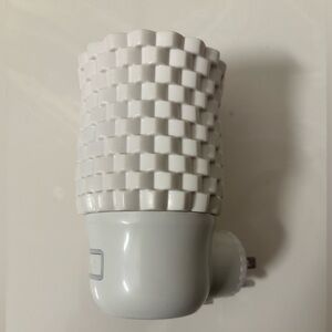 Scentsy White Textured Wall Plug-In fan diffuser